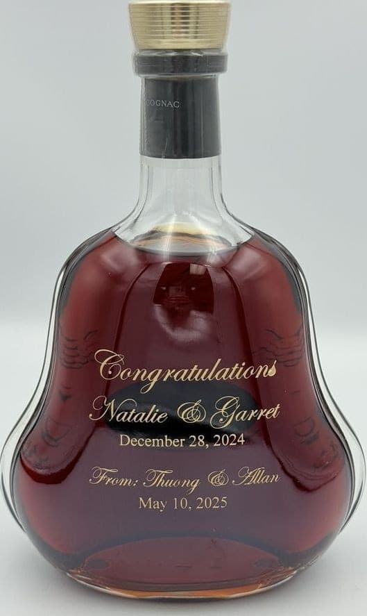 glass-engraving: Hennessy XO Wedding Gift